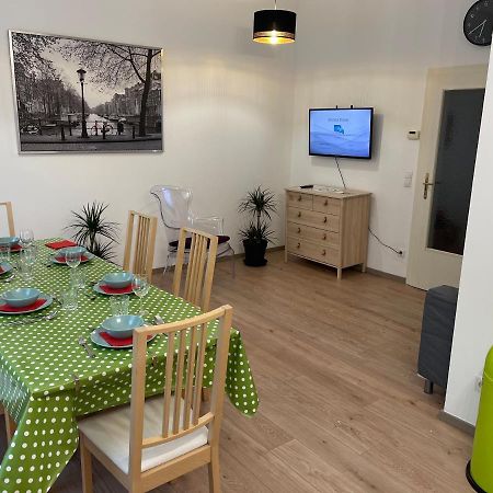 Gesamte Unterkunft Fuer 6 Personen Wina Bagian luar foto