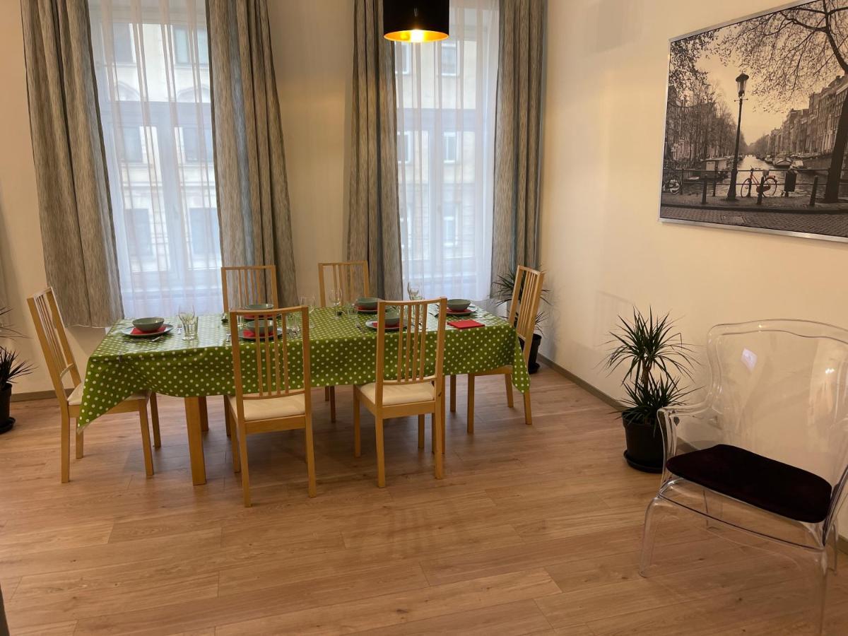 Gesamte Unterkunft Fuer 6 Personen Wina Bagian luar foto